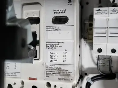 Used EATON SVX030A1-5A4N1 Switchgears British Columbia CA | Lenmark #240372