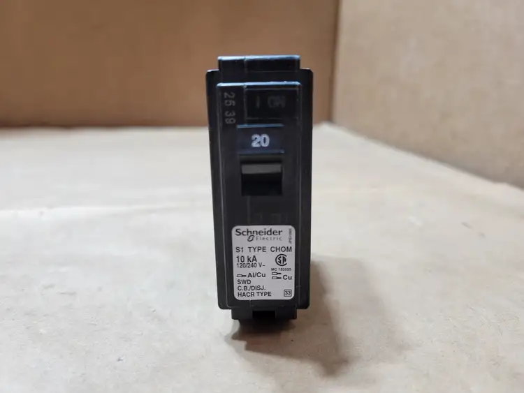 Used SCHNEIDER ELECTRIC CHOM120 Switchgears British Columbia CA | Lenmark #1438659