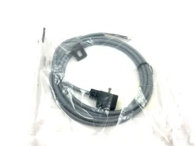 New | in-Stock Festo Valve Plug Socket w/ Cable 2.5m Length Cable & Wire Michigan US | Maverick Industrial Sales #1489501