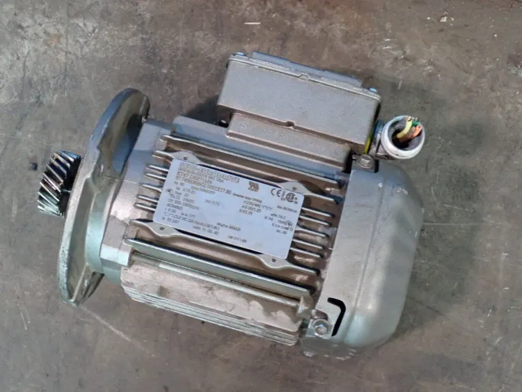 Used SEW EURODRIVE KT47DRS71M4 Motors (misc) Ohio US | HGR 24 #1083859