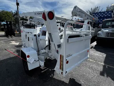 Used 2016 ALTEC DC1317 Wood Chippers Florida US | Truck and Van Outlet #1509196