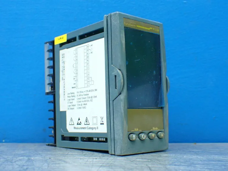Used EUROTHERM 3208/CC/VH/RRX/R/4CL/G/ENG Temperature Controls Ohio US | HGR 24 #802952
