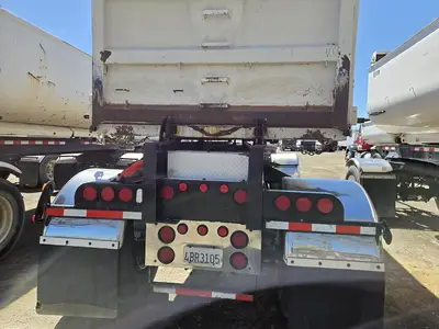 USED 2015 PETERBILT 579