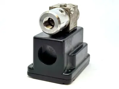 645-2 | Dwyer  Wet/Wet Differential Pressure Transmitter 0-5 PSID 4-20MA 24VDC - Used