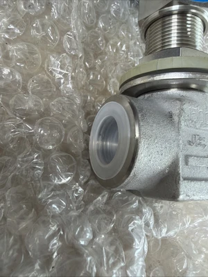 NEW Fujikin UH1500-1/2
