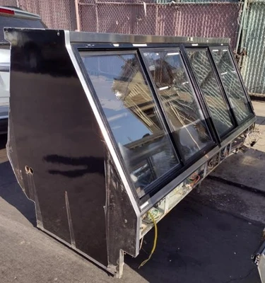 101-0080 Hussmann 16’ Slant Glass Deli Cases