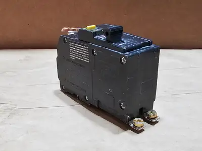 NEW SQUARE D QOB230GFI