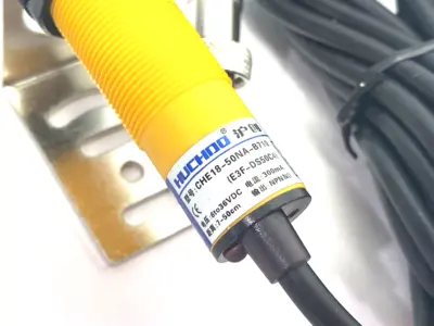 USED HUCHDO DIFFUSE PHOTOELECTRIC SENSOR NPN 7-50CM RANGE E3F-DS50CA