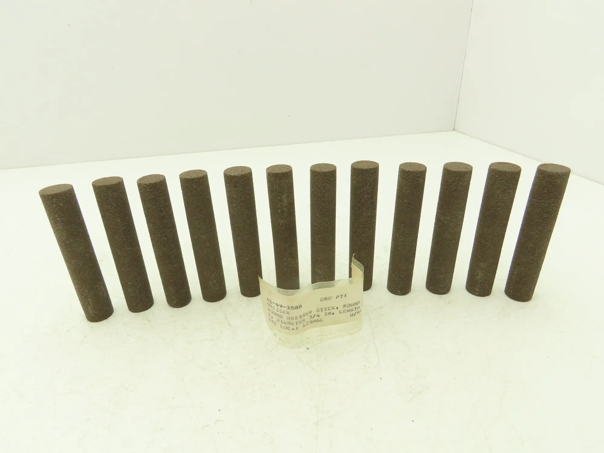 NA 01-49-3580 Dressing Stick Round 3/4" x 4" Lot of 12