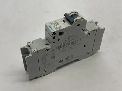 5SJ4118-7HG41 | Siemens  Miniature Circuit Breaker 1-Pole 15A 240V - Used