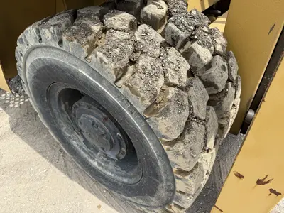 Used 1998 CLARK C500-Y160 DGM Internal Combustion Forklifts: Pneumatic Tire Kentucky US | Proxy Equipment #1385155