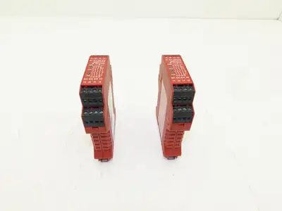 Allen Bradley MSR127TP 440R-N23132 Guardmaster Safety Relay Module 24V  Lot of 2