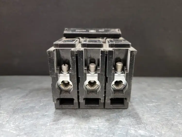 Used EATON BAB3015H Switchgears British Columbia CA | Lenmark #243901