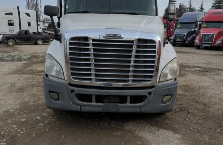 Used 2013 FREIGHTLINER CASCADIA Conventional trucks California US | Mitsubishi HC Capital America #294558