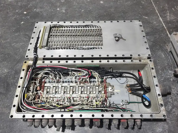 Used APPLETON XPE32252B.K133 Switchgears British Columbia CA | Lenmark #913725