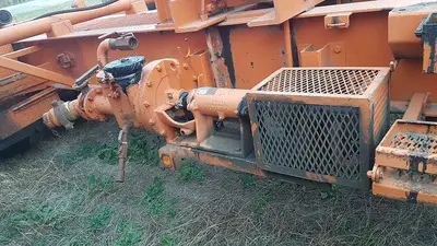 USED 2001 FRONTIER 4 AXLE CARRIER STYLE OILFIELD PUMP / KILL TRUCK