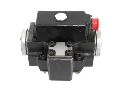 USED MOOG 072-381AHP5 SERVO VALVE 072381AHP5