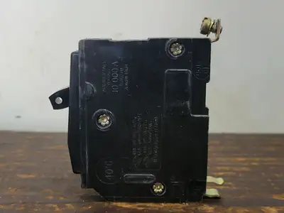 15 Amp, 1 Pole, 120/240 volts Circuit Breaker
