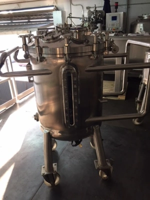 Sapphire Engineering 200 Litre Tanks SS Europe 0-4,999 Litres | Perry Equipment (6)