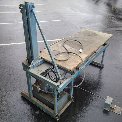 U14600C Mite E Smith cleat bender w/ hydraulic lift table.