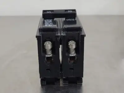 Used EATON CUTLER-HAMMER BR220 Switchgears British Columbia CA | Lenmark #238532