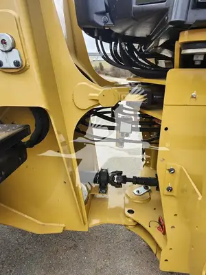 USED 2024 CATERPILLAR 910