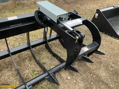 New Tomahawk 78” brush grapple attachment, two hydraulic grapple arms, skid steer quick attach