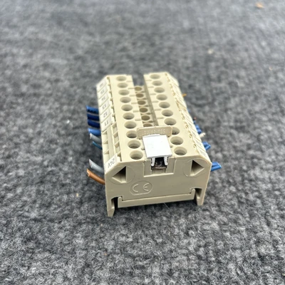 Used Siemens 8WA1 011-0DF21 Terminal Blocks California US | Davliegogo LLC #1706688