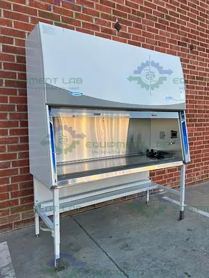 USED LABCONCO 302611100 CLASS II TYPE A2 LOGIC + BIOLOGICAL SAFETY CABINET 6 FT, 115V