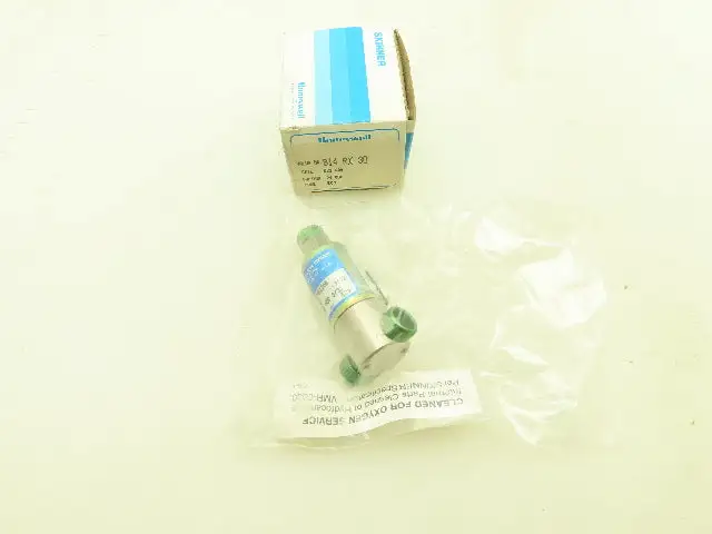 Honeywell Skinner B14RX30N Solenoid Valve 3-Way 24VDC 30 PSI 1/4" NPT Oxygen Use