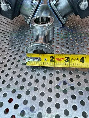 USED ITT PURE FLO ADVANTAGE 4 - WAY DIAPHRAGM VALVE W/ 1" SANITARY FITTING