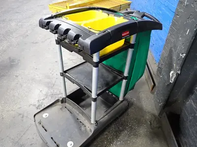 Rubbermaid Janitor Cart
