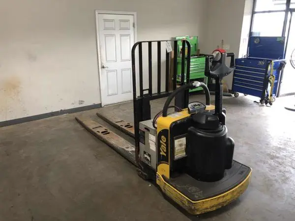 Used 2015 YALE MPE080LV Pallet Jacks | Zoom Lifts & Equipment #1182263