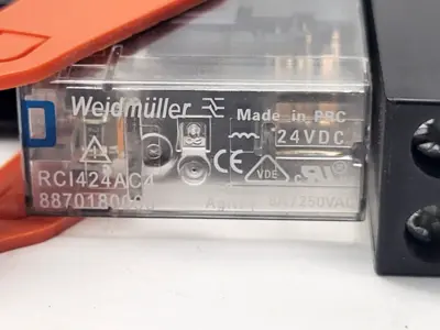 Used Weidmüller SRC-1 2CO 8869490000, RC1424AC4 8870180000 Relays & Switches Michigan US | Maverick Industrial Sales #1493876