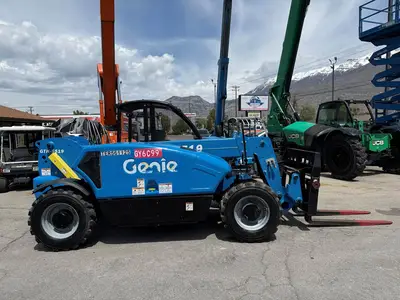 USED 2018 GENIE GTH-5519