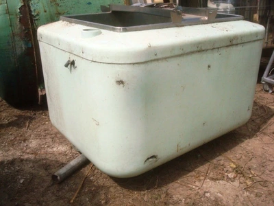 590 L S/S Rect Tank With Cooling Coil