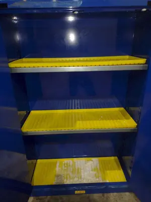 USED JUSTRITE H-1564M-YDIMENSIONS 43 X 18 X 65" HIGHCAPACITY 45 GALLONSSHELVES 2WEIGHT 291 LBS