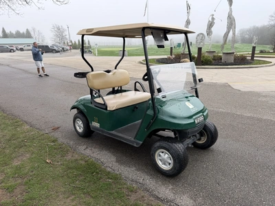 (1) 2017 E-Z-Go golf cart with a Kawasaki gas engine, model 625111G01, does not include Club canopy ...
