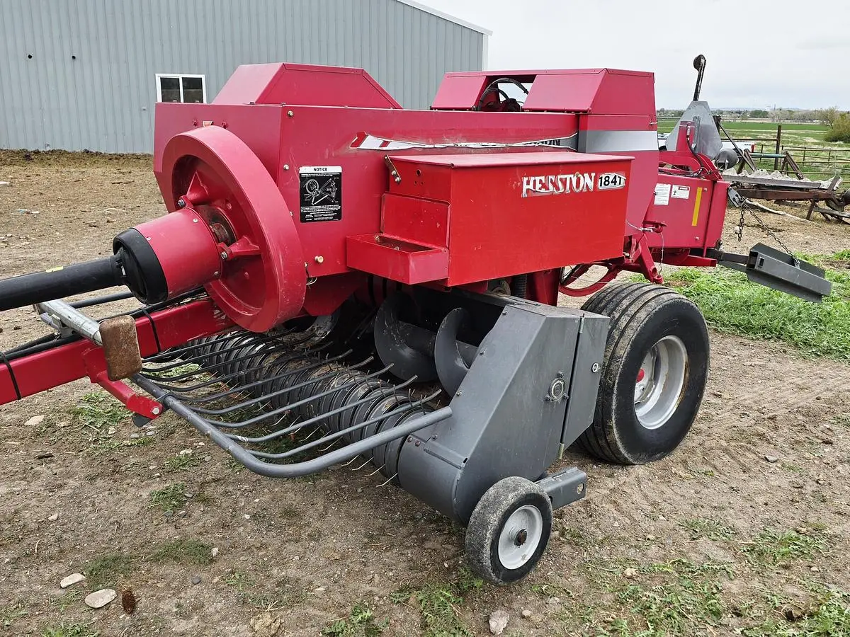 USED 2014 MASSEY FERGUSON 1841