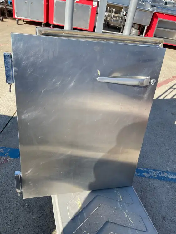 Used Traulsen Used Traulsen 3HT132WUT Replacement Door Top LH Or Bottom RH Food, Restaurant, & Bakery Parts & Accessories Illinois US | Falcon Restaurant Supply #1376422