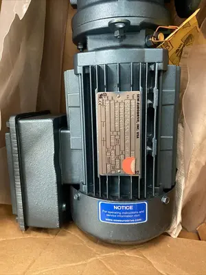 New | in-Stock SEW-EURODRIVE SAF4/DT80N4 Gearmotors | Surplus Asset Holdings #1226820