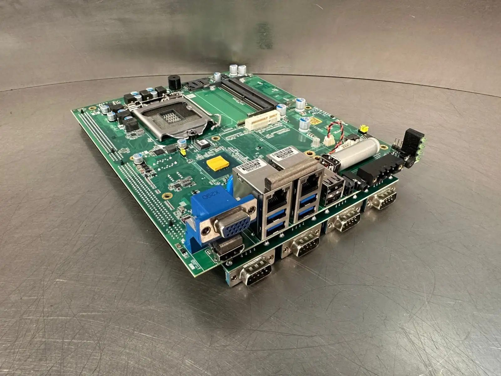 Axiontek Industrial Motherboard SBC87525 Rev. A4-RC (7.3.5)