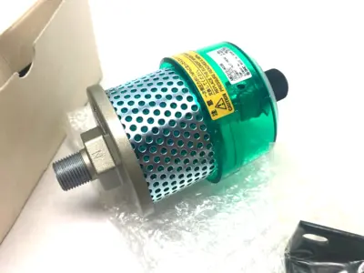 NEW SMC PNEUMATIC EXHAUST CLEANER 3/8" NPT W/ BRACKET