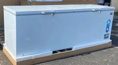 171-0403 98" Solid Top Self Contained Chest Freezer