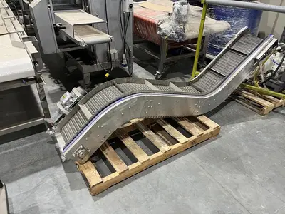 Cleated Wire Belt Incline Conveyor