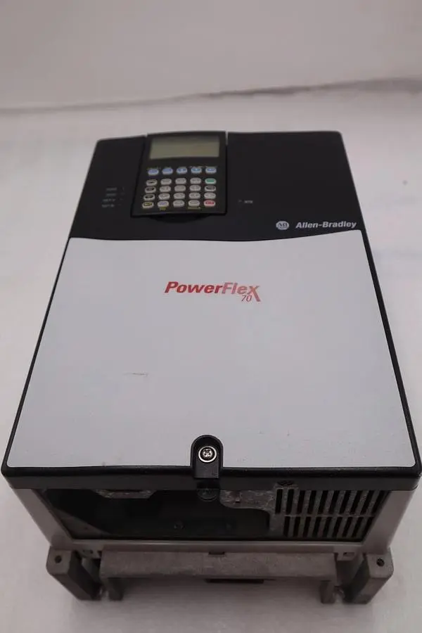 ALLEN BRADLEY 20AD040A3AYNANC0-A 40A 460V 30HP Powerflex 70DRIVE VFD STK 610-A