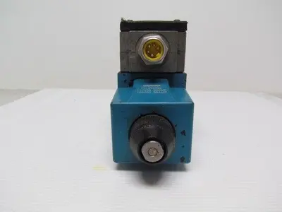 Vickers 02-119460 PA5DG4S4LW 01CB60 Hydraulic Directional Control Valve