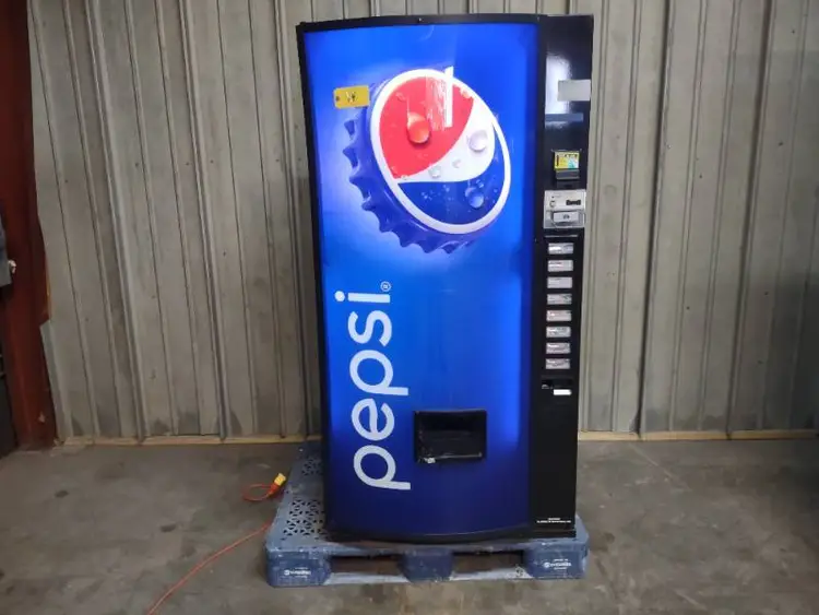 Used _UNKNOWN_ _UNKNOWN_ Vending Machines Minnesota US | K-BID 5 #181236