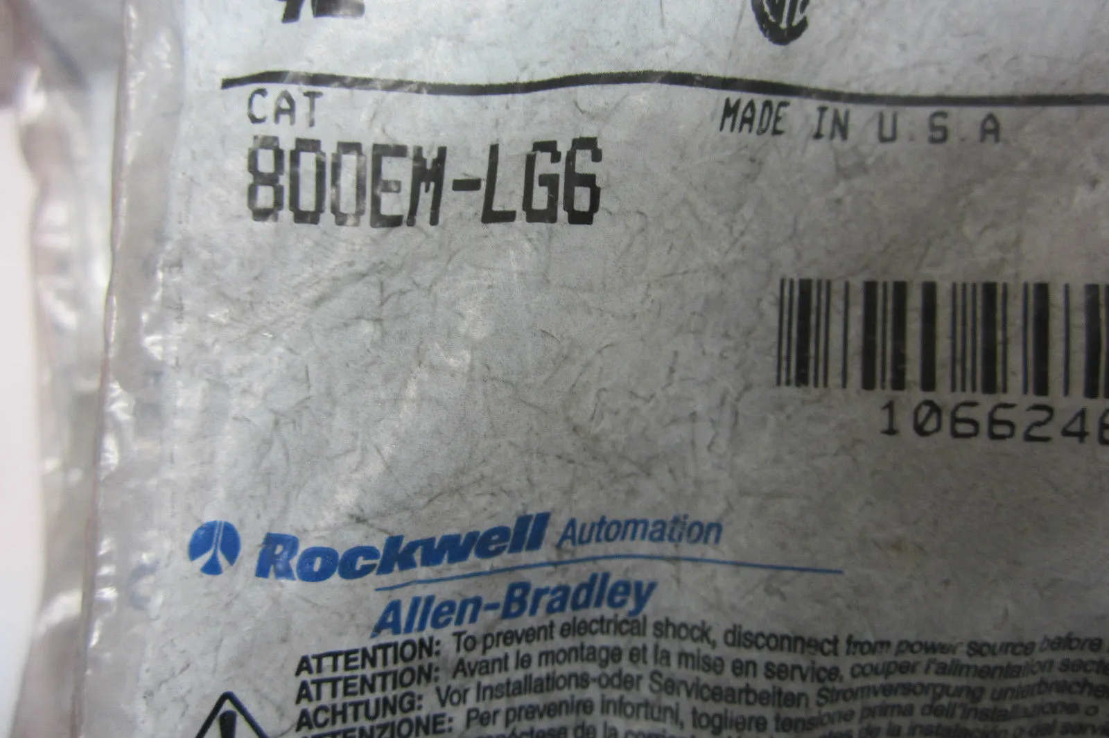 2 NEW ALLEN BRADLEY 800EM-LG6 PUSHBUTTON 800EMLG6