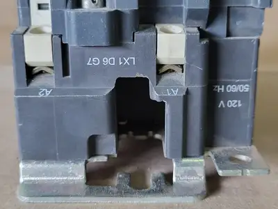 USED SCHNEIDER ELECTRIC LC1D4011